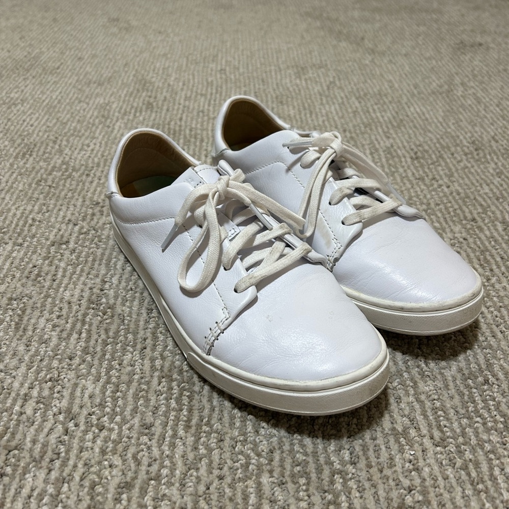 Olukai Sneakers